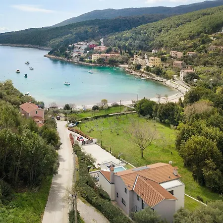 5 Bedroom Lovely In Sveta Marina