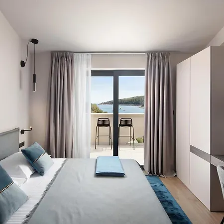 5 Bedroom Lovely In Sveta Marina