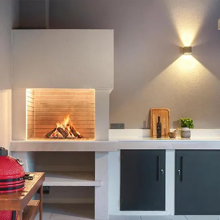 5 Bedroom Lovely In Sveta Marina