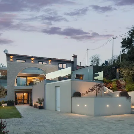 5 Bedroom Lovely In Sveta Marina