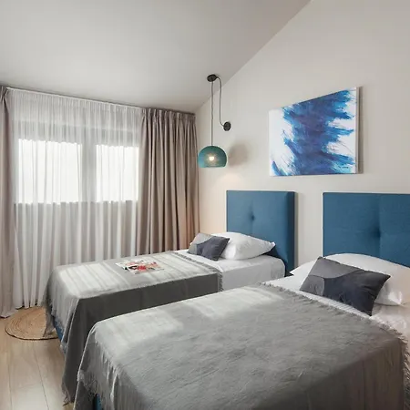 بيت للعطل 5 Bedroom Lovely In
