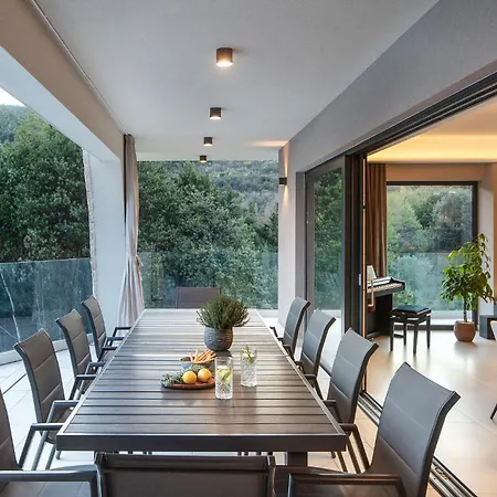 Holiday home 5 Bedroom Lovely In