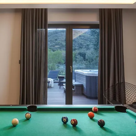 بيت للعطل 5 Bedroom Lovely In